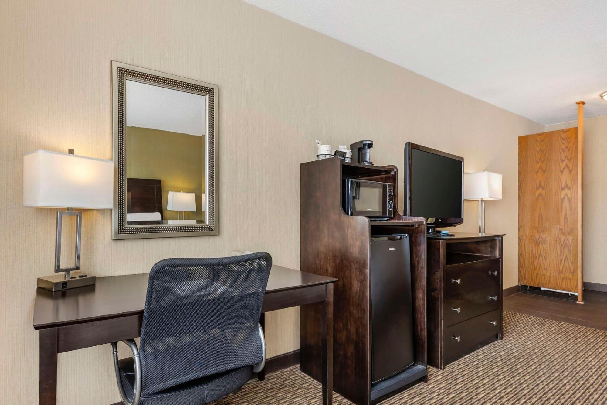Best Western Watertown/Fort Drum Екстер'єр фото